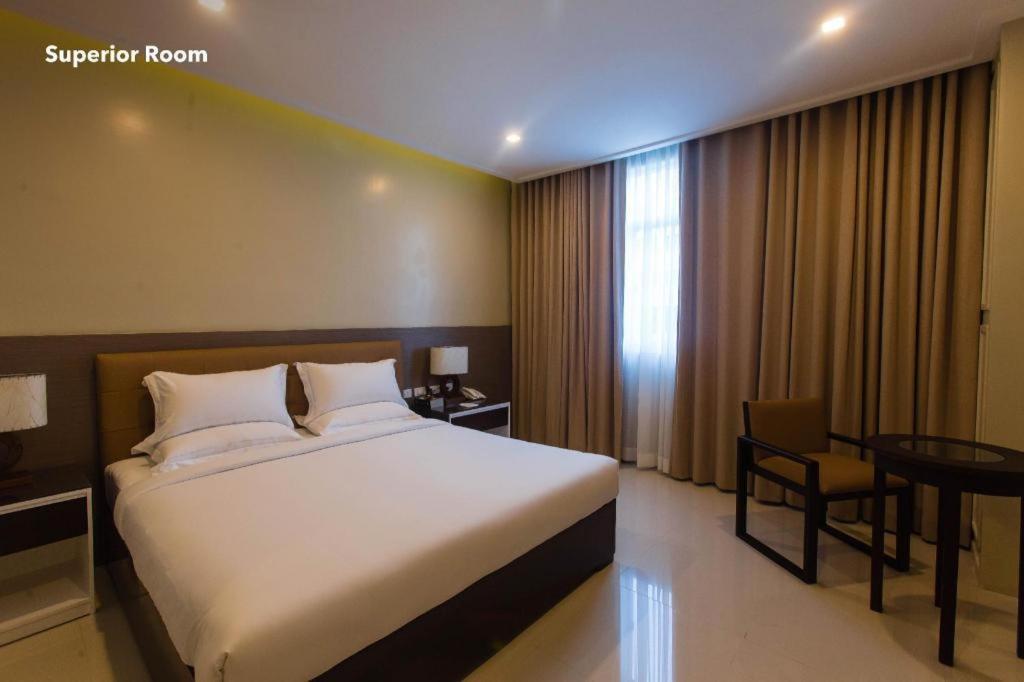 Iloilo Gateway Hotel And Suites Pavia Exterior foto