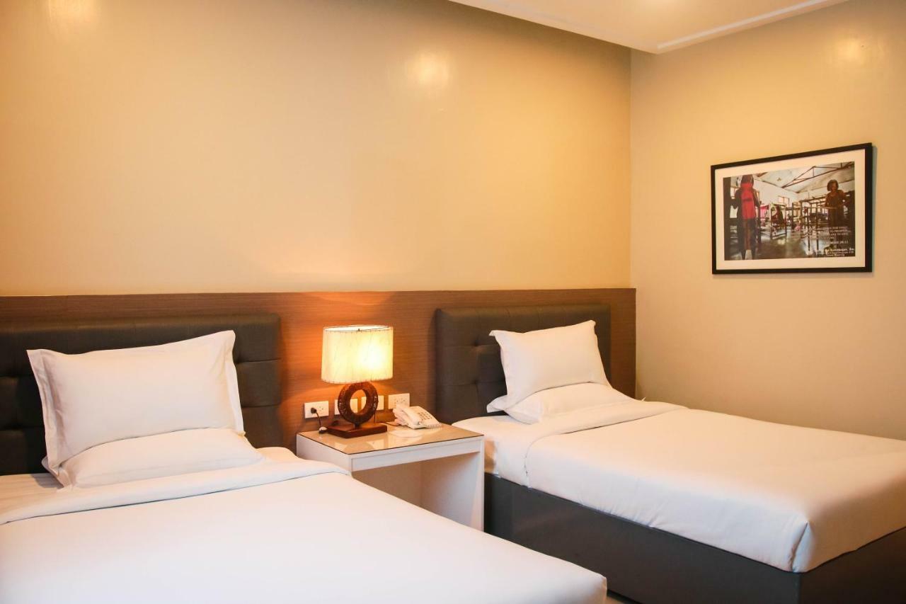 Iloilo Gateway Hotel And Suites Pavia Exterior foto